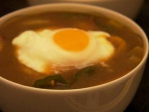 うどんで「つけ麺」、カレーつけ饂飩温玉のせ